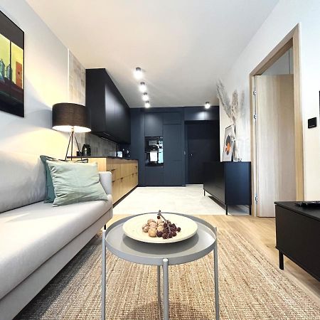 Wyszynskiego Apartment - Self Check-In 20H - Parking &Lift Вроцлав Екстериор снимка