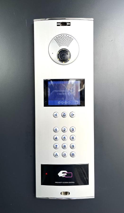 Wyszynskiego Apartment - Self Check-In 20H - Parking &Lift Вроцлав Екстериор снимка